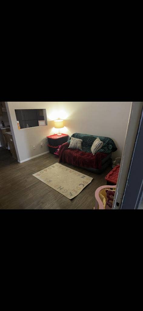 Furnished 1B/1B. $1,000/mo.