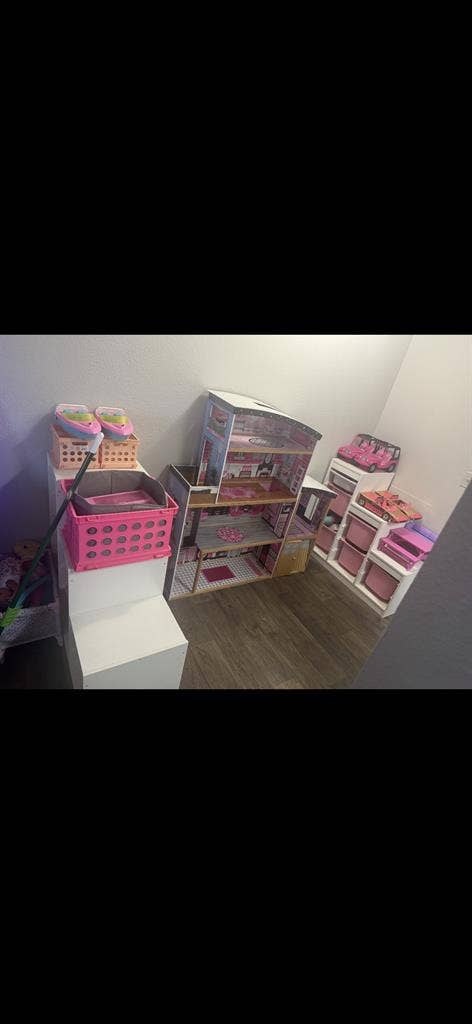 Furnished 1B/1B. $1,000/mo.