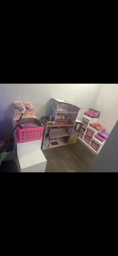 Furnished 1B/1B. $1,000/mo.