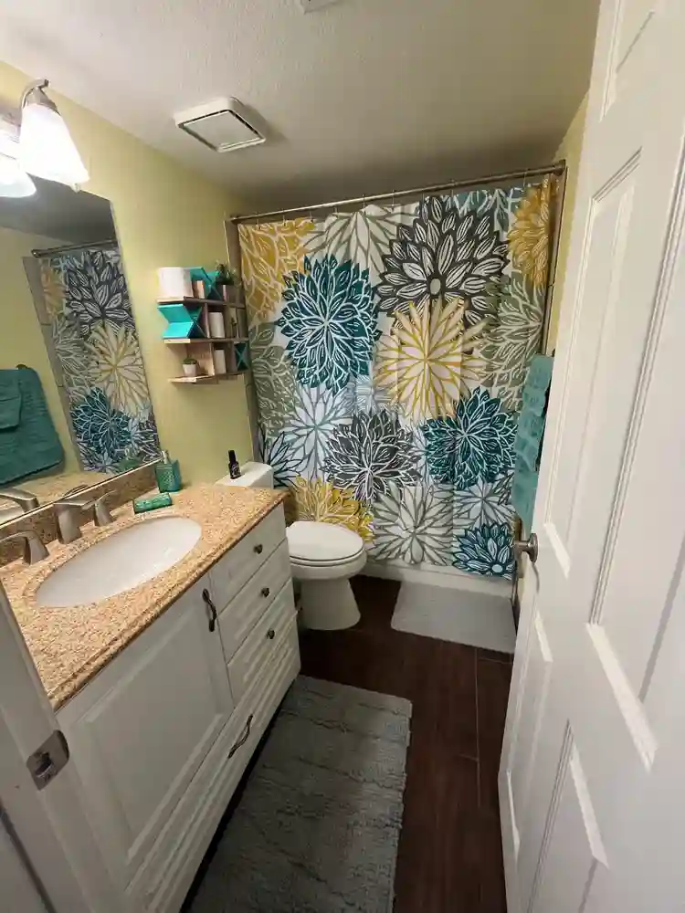 Peoria Room - $1000 utilities incl