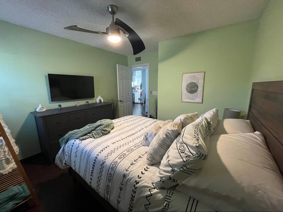 Peoria Room - $1000 utilities incl
