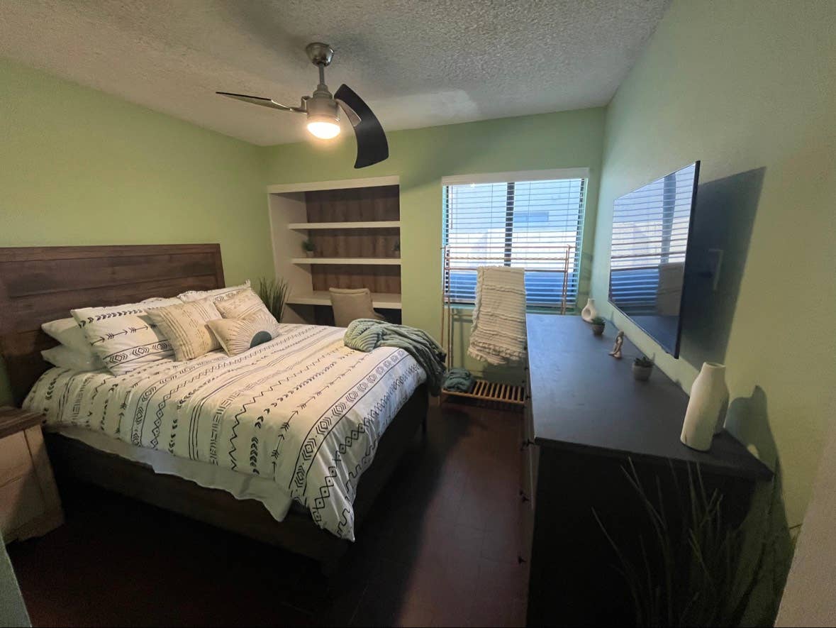 Peoria Room - $1000 utilities incl