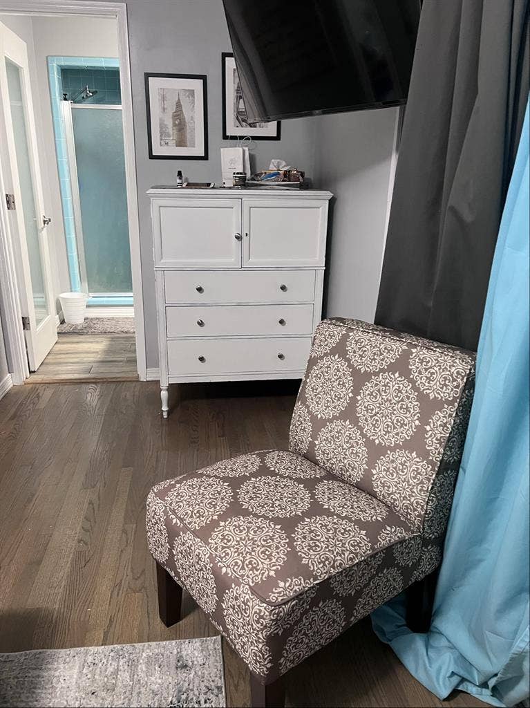 Master Bedroom with en-suite!