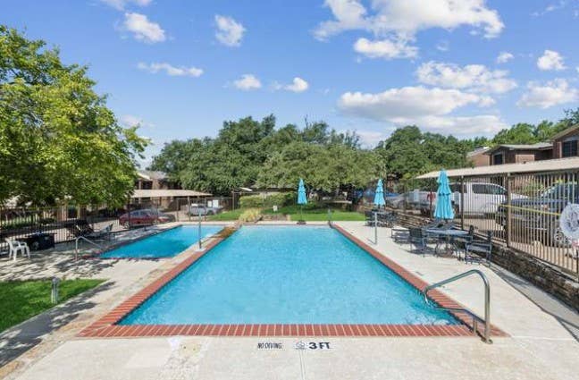 2 BR in Dallas