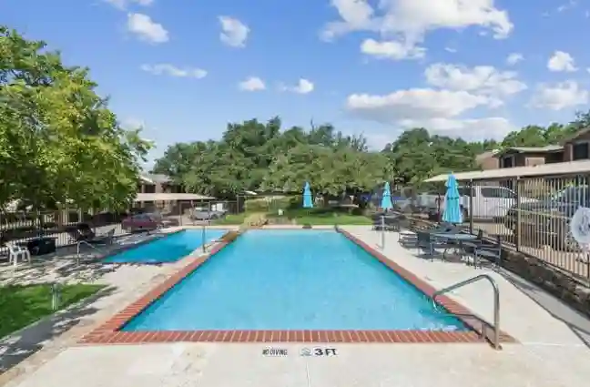 2 BR in Dallas