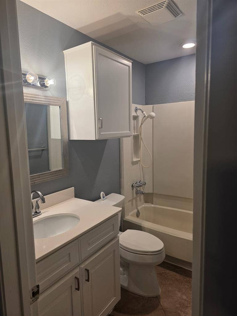 2 BR in Dallas