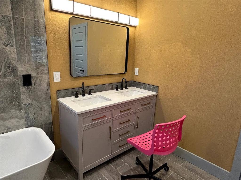 3 BR in The Colony