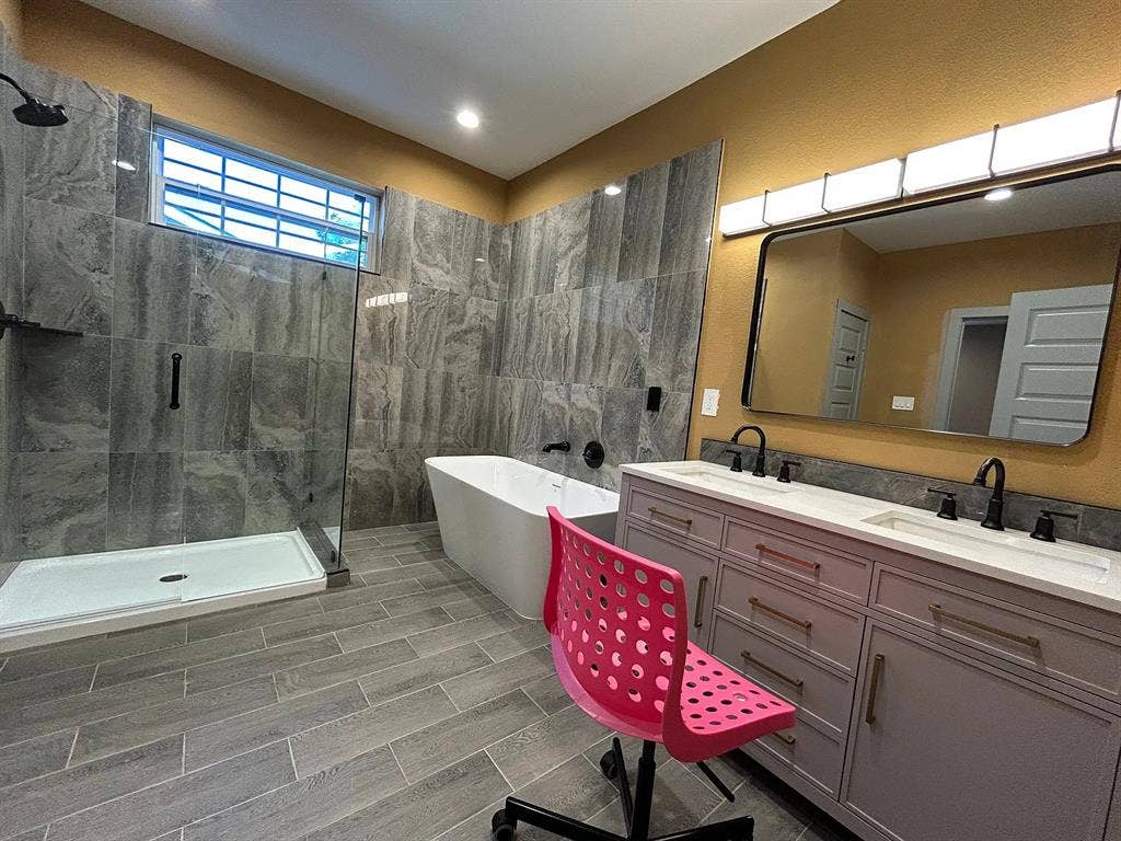 3 BR in The Colony