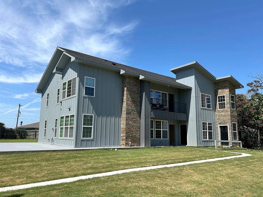 3 BR in The Colony