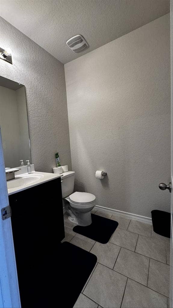 Spacious Bedroom – Alamo Ranch