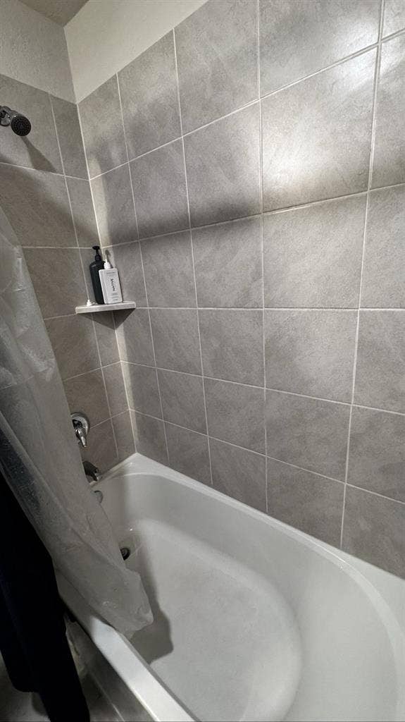 Spacious Bedroom – Alamo Ranch