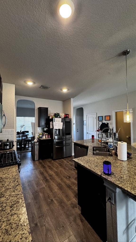 Spacious Bedroom – Alamo Ranch