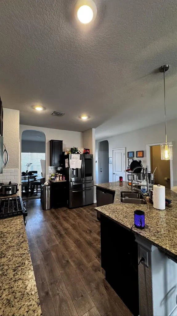 Spacious Bedroom – Alamo Ranch