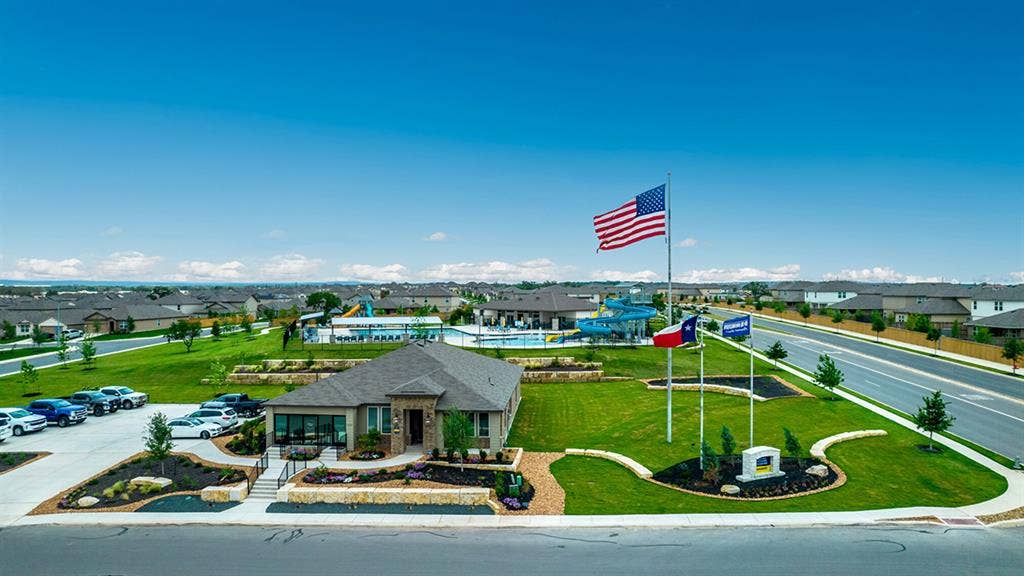 Spacious Bedroom – Alamo Ranch