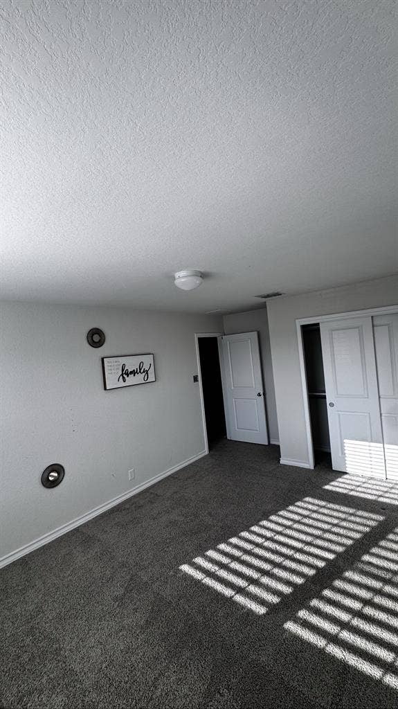 Spacious Bedroom – Alamo Ranch