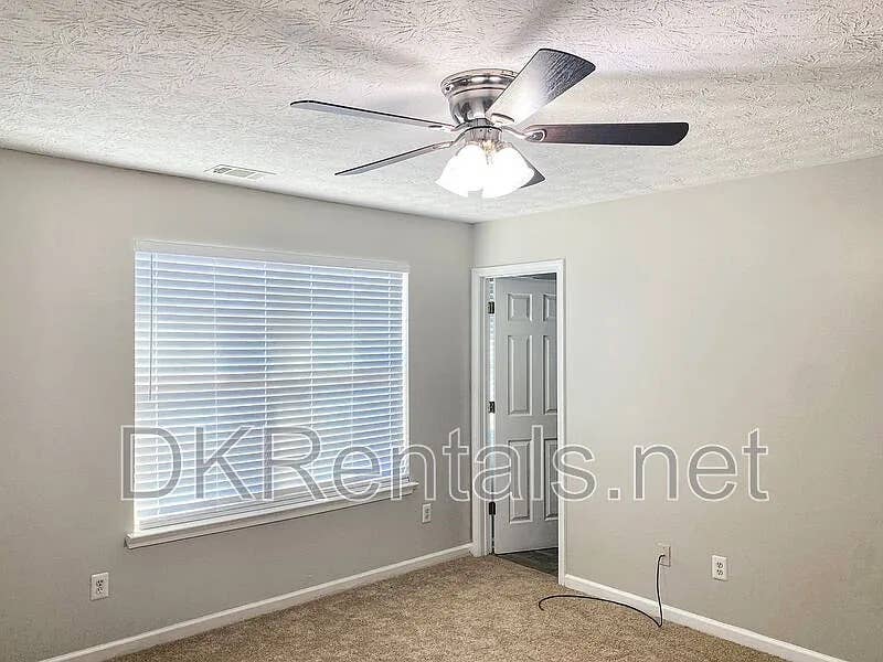 3 BR in East Point