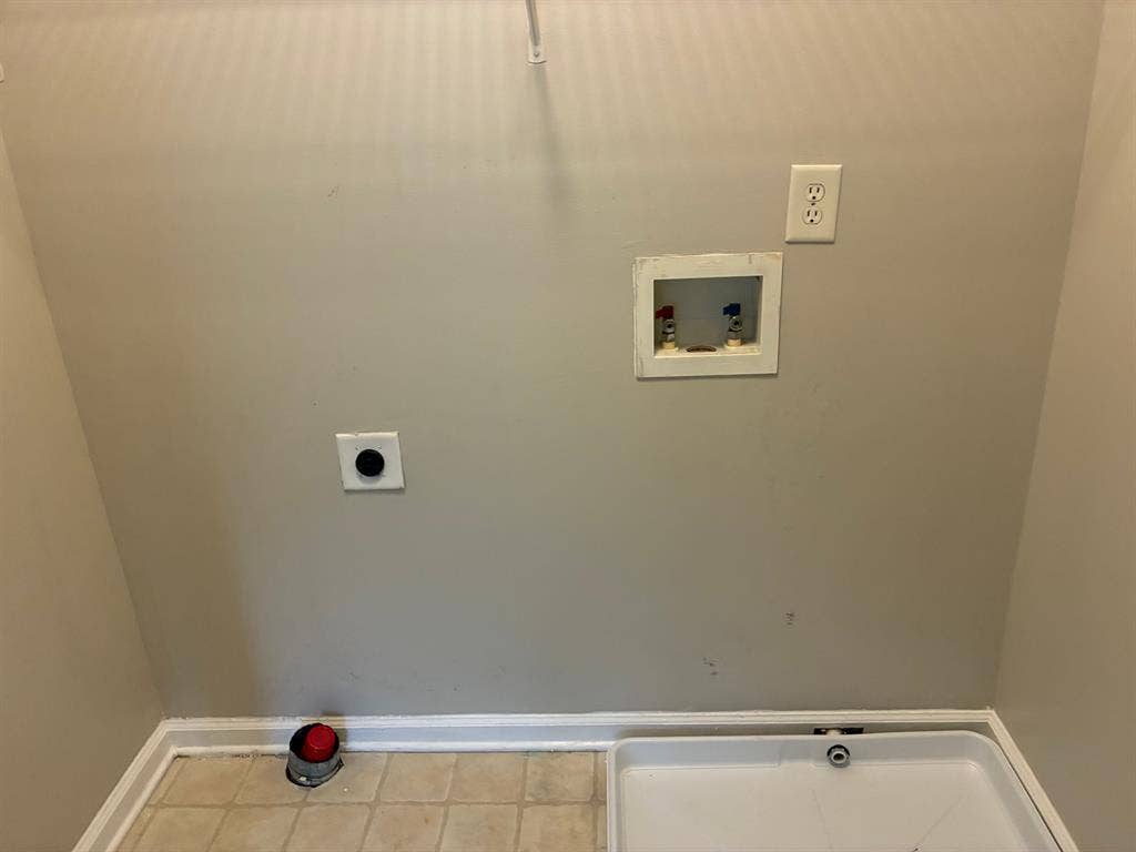 3 BR in East Point