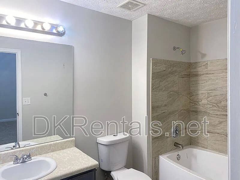 3 BR in East Point