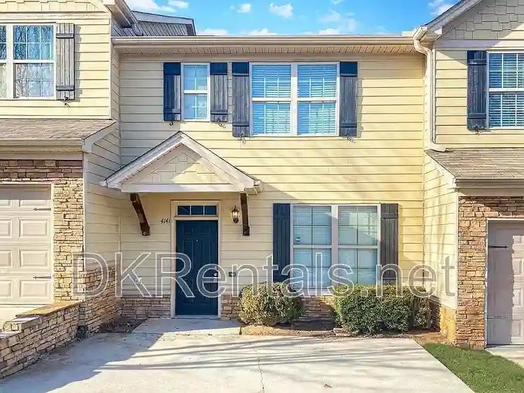 3 BR in East Point