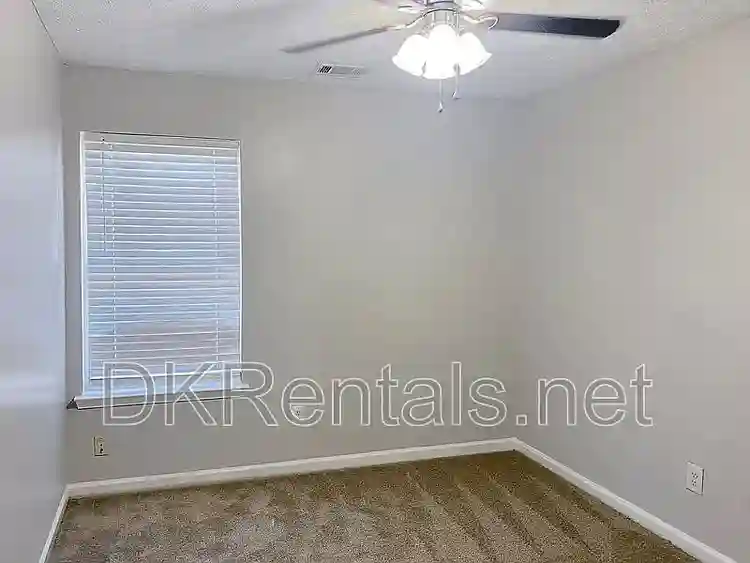 3 BR in East Point