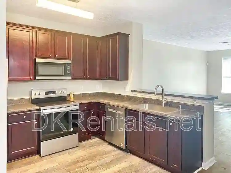 3 BR in East Point