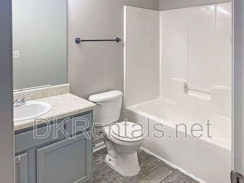 3 BR in East Point