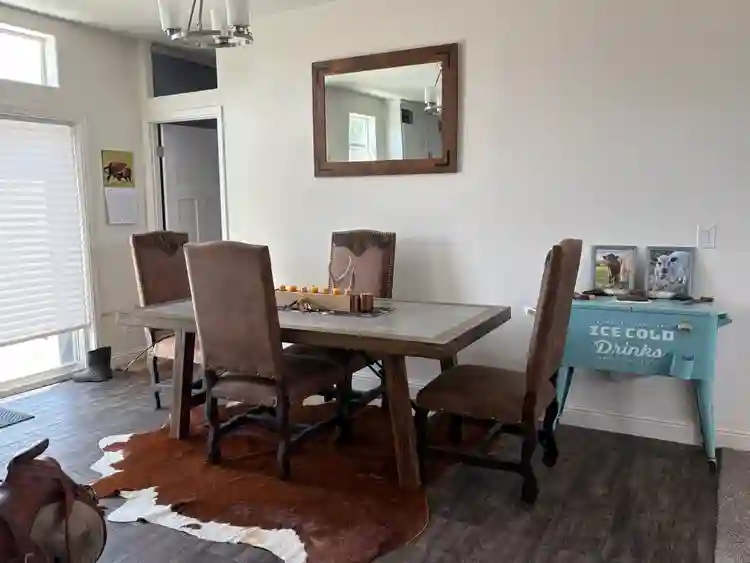 Cozy private room and bath in Chino