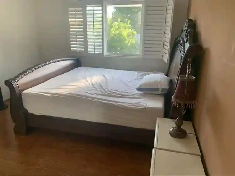 Two room for rent, very quiet.