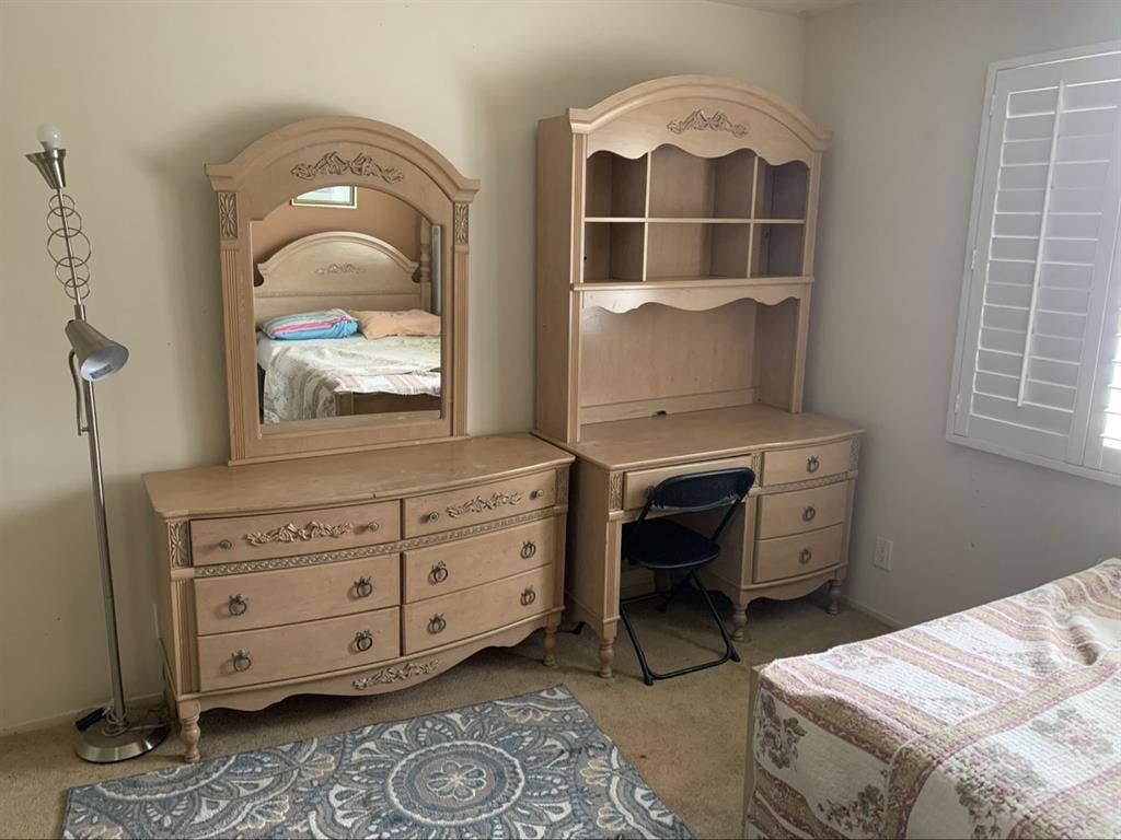 Two room for rent, very quiet.