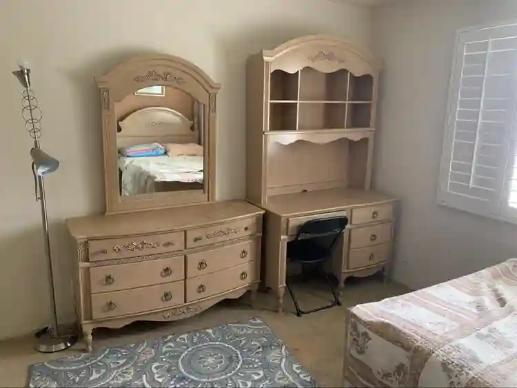 Two room for rent, very quiet.