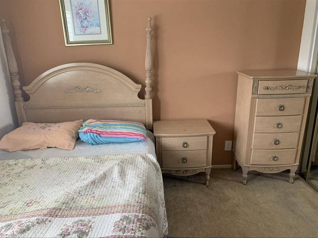 Two room for rent, very quiet.