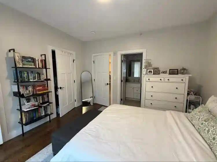 Roommate Wanted - East Boston 9/1