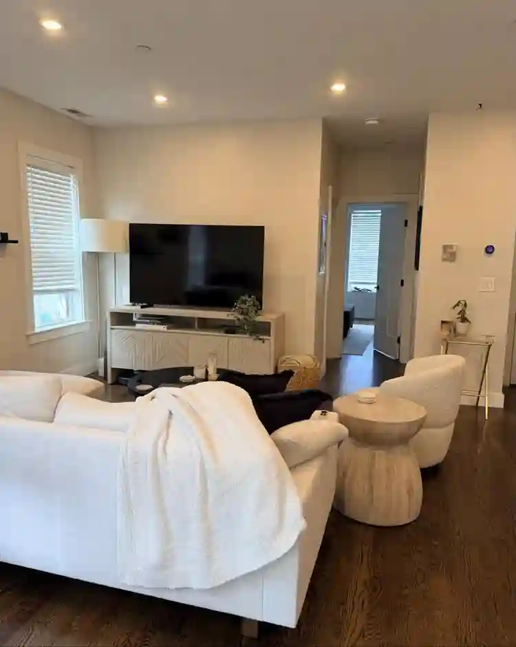 Roommate Wanted - East Boston 9/1