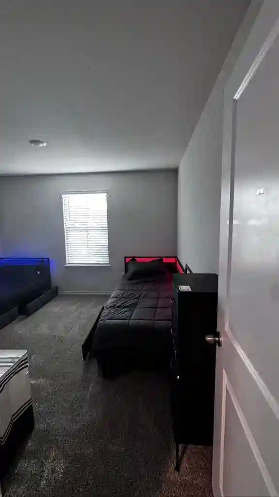 W. San Antonio - Bedroom