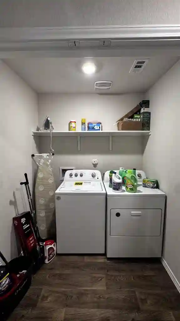 W. San Antonio - Bedroom