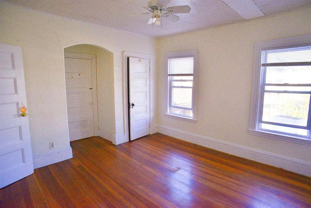 Brighton 3 BR Includes Heat!! 9/1