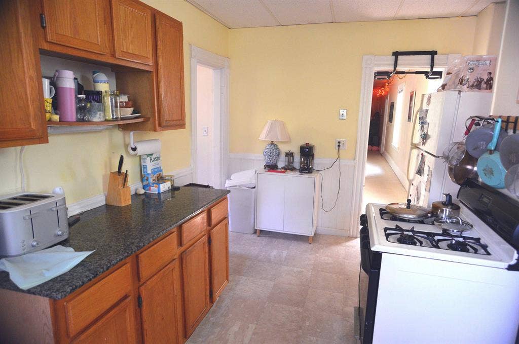 Brighton 3 BR Includes Heat!! 9/1