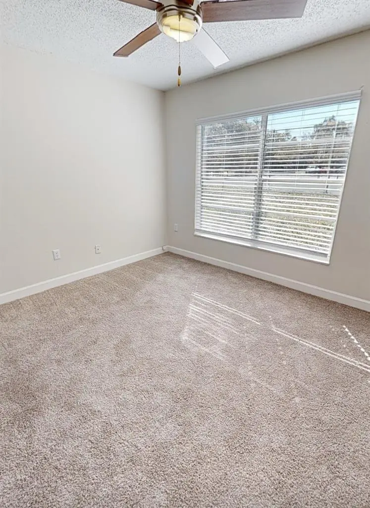 950-1100 room for rent