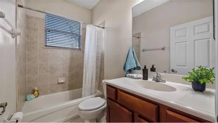 Pr large bedroom Clermont Aug 15