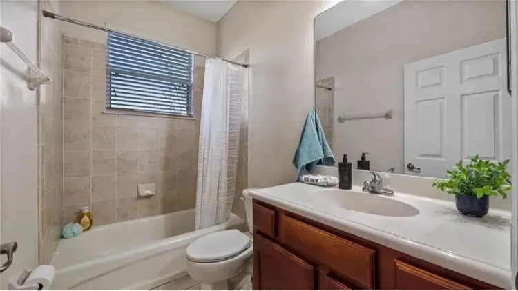 Pr large bedroom Clermont Aug 15