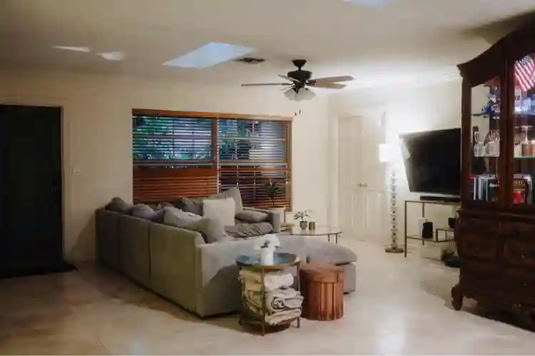 Furnished room available in Boca