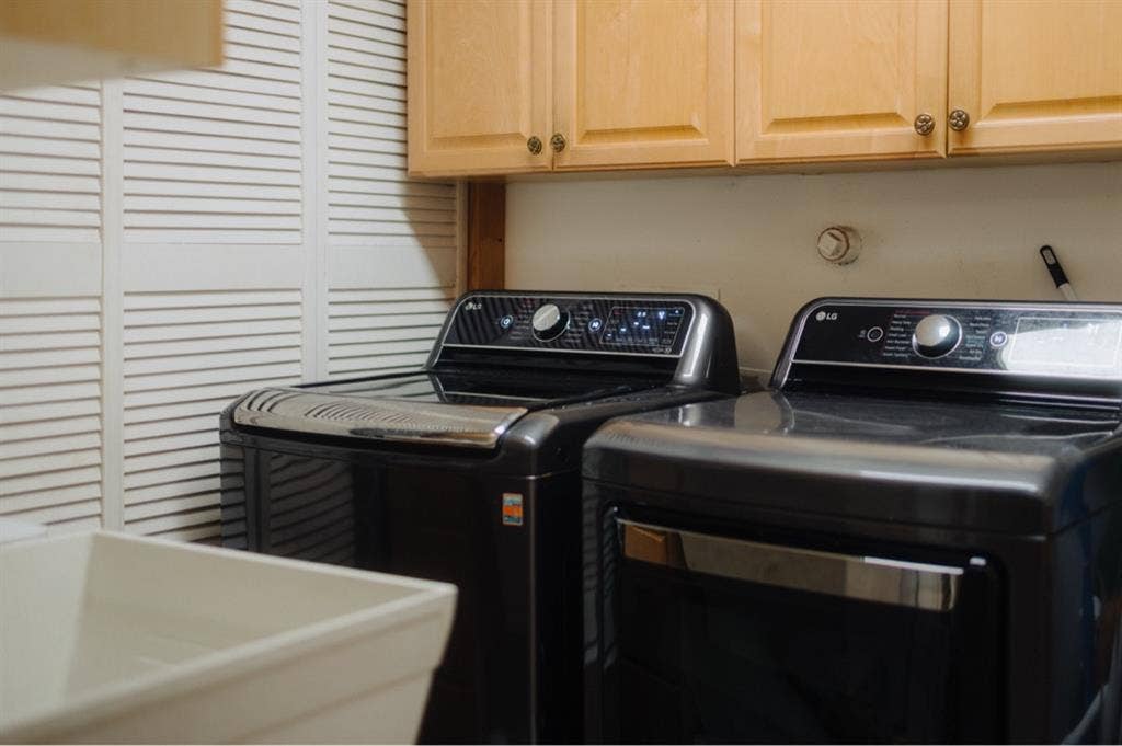Furnished room available in Boca