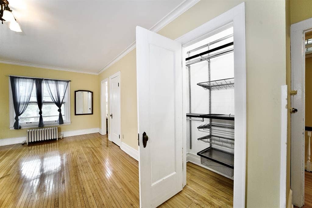 Large Bedroom in Historic Elgin