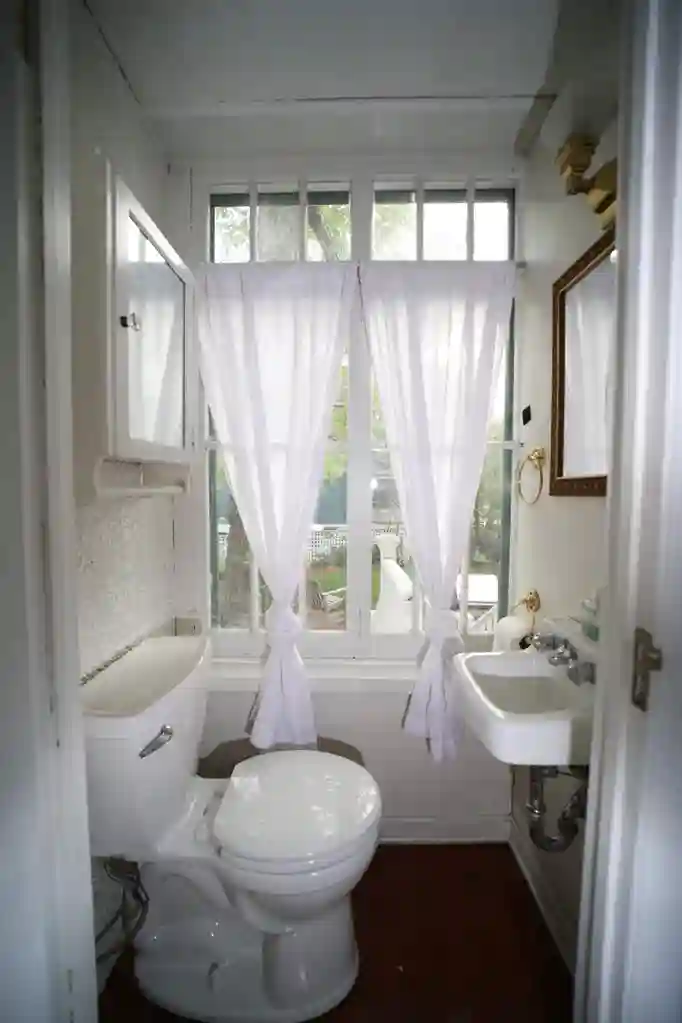 Large Bedroom in Historic Elgin