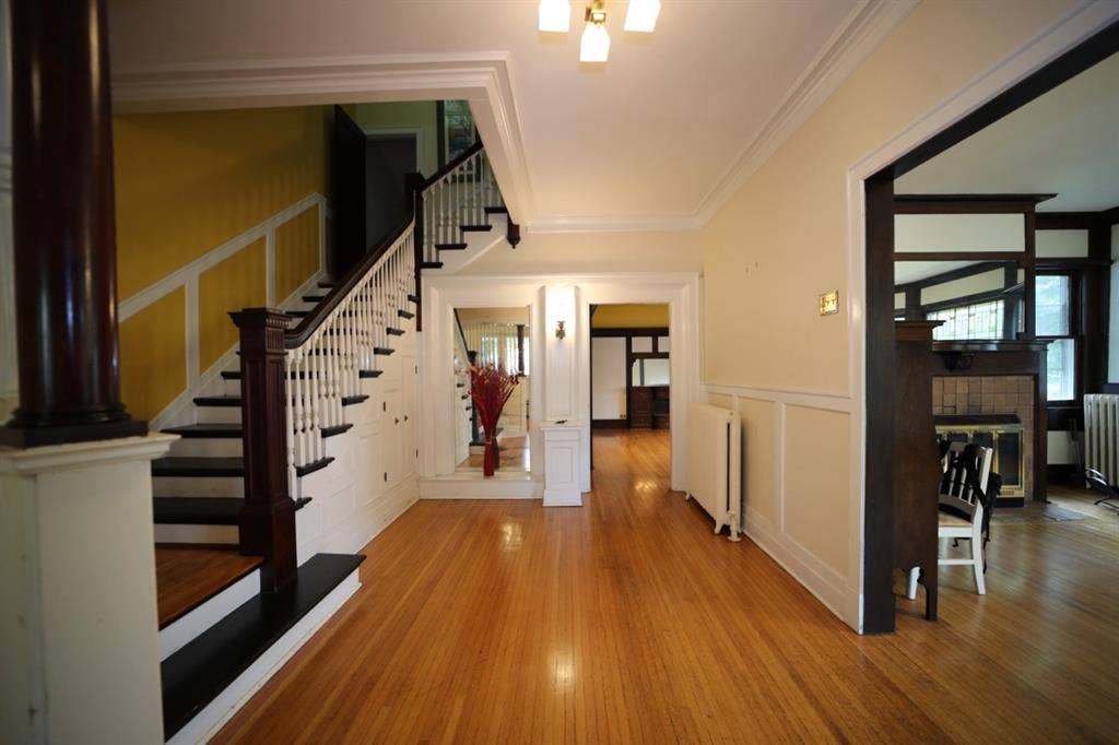 Large Bedroom in Historic Elgin