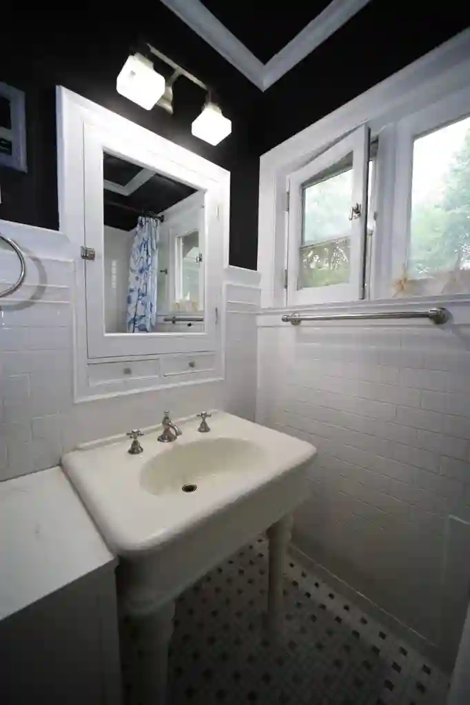 Large Bedroom in Historic Elgin