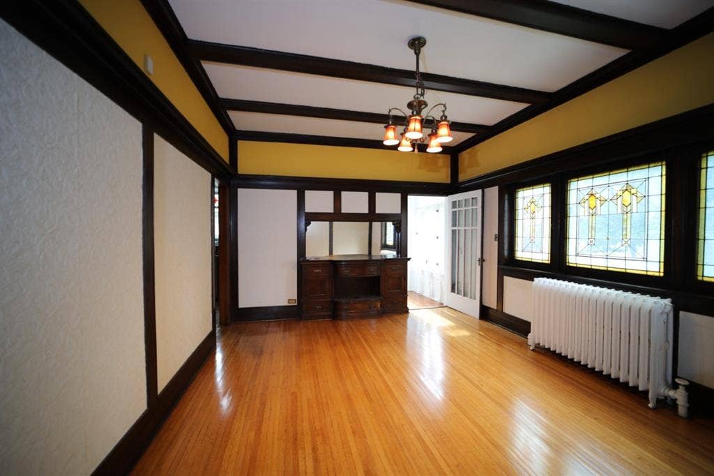 Large Bedroom in Historic Elgin