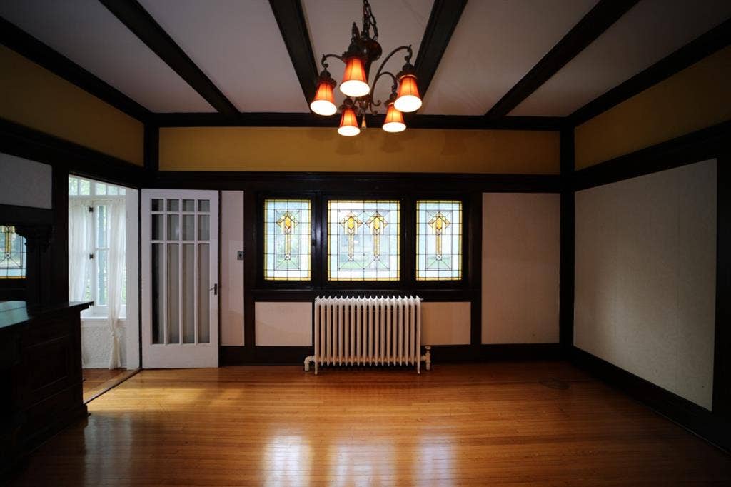 Large Bedroom in Historic Elgin