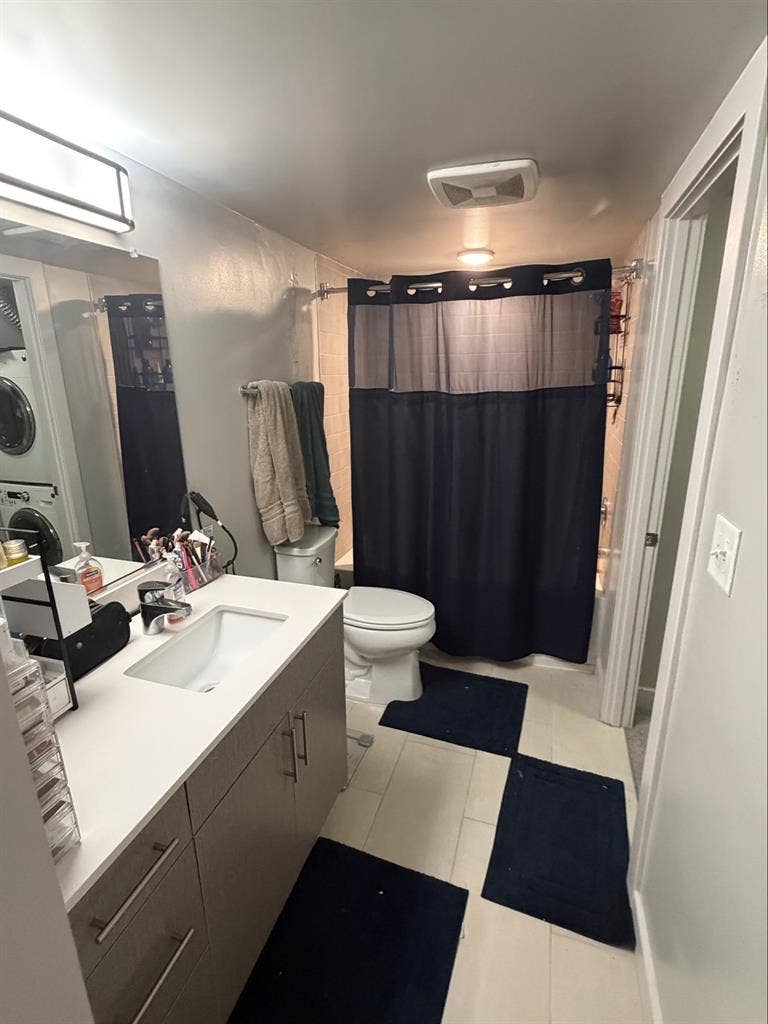 One bedroom/bathroom in DC