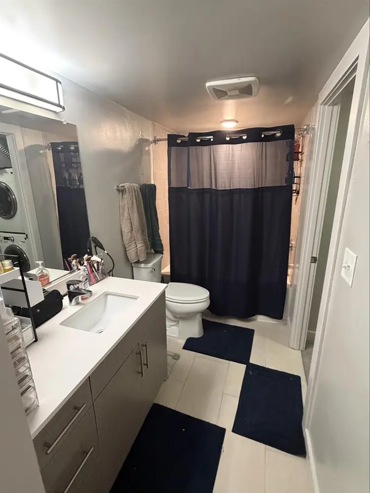 One bedroom/bathroom in DC